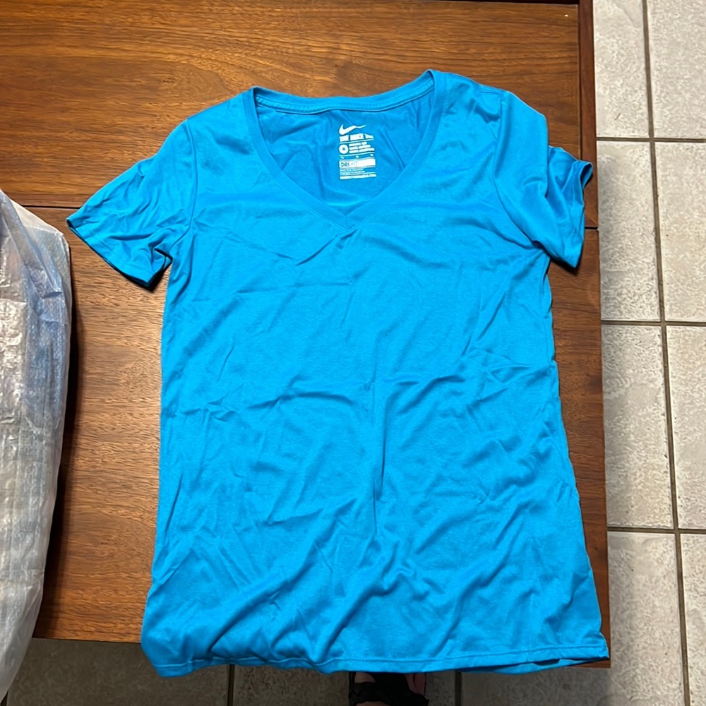 Nike shirt medium dryfit